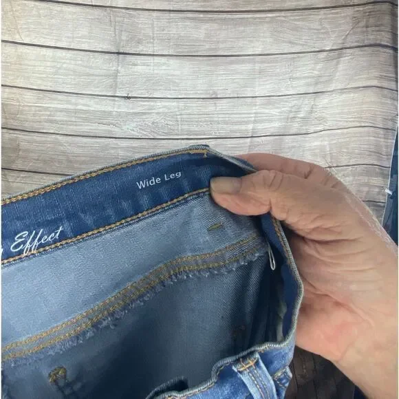 Ladies NWT size 8 average fit overall slimming jeans by Gloria Vanderbilt - Picture 12 of 13